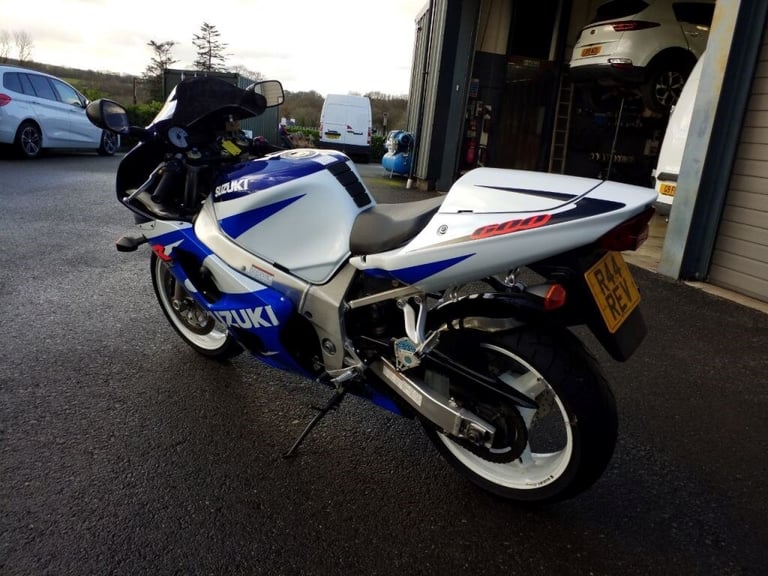 Suzuki GSXR600 GSX R600 K1 Petrol