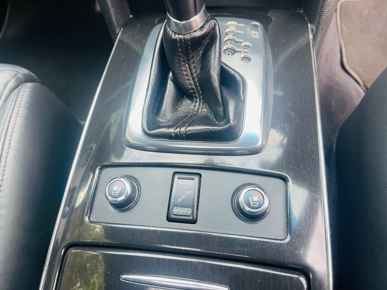 Infiniti FX30d S 2012, Semi-Auto 3.0L diesel, full service history, 5 doors