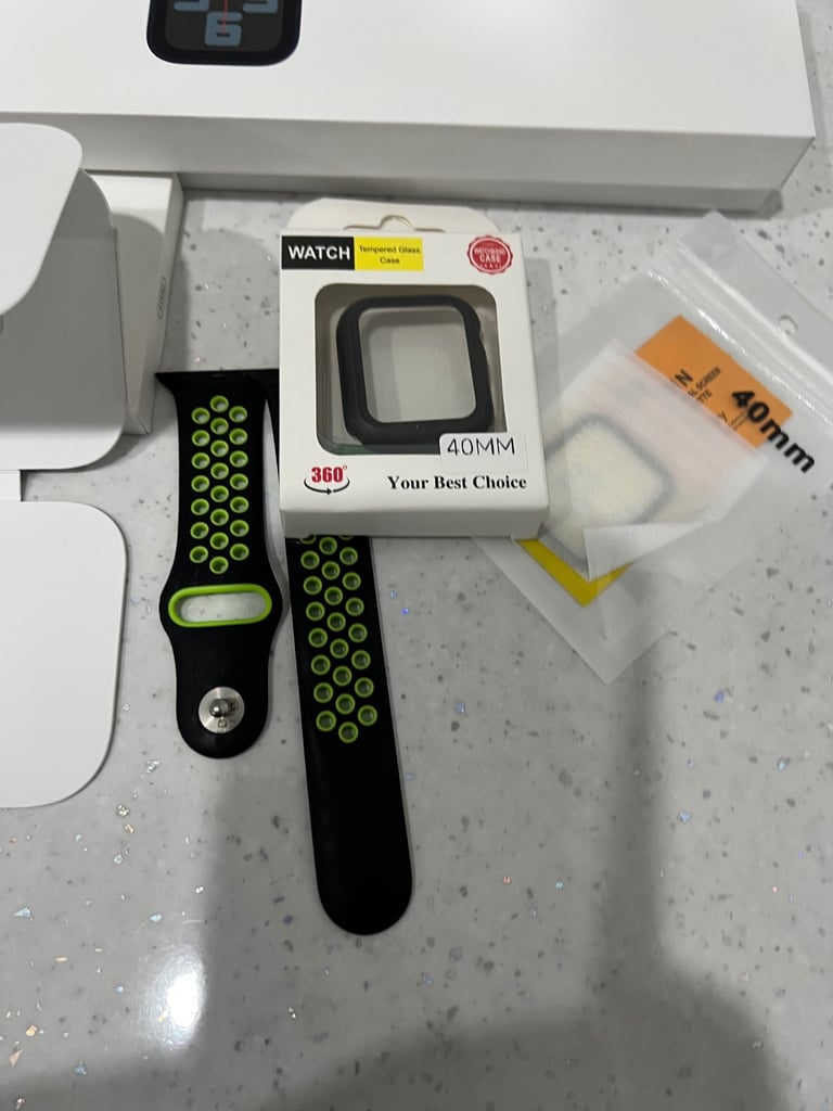   Apple Watch SE 40mm( second edition )battery health 98%