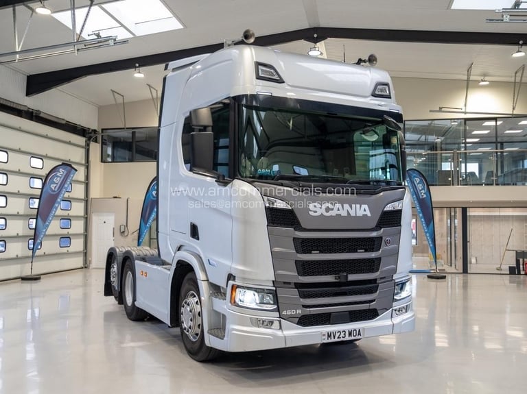 12 MOT MOT INLCUDED - IMMACULATE TRUCK!