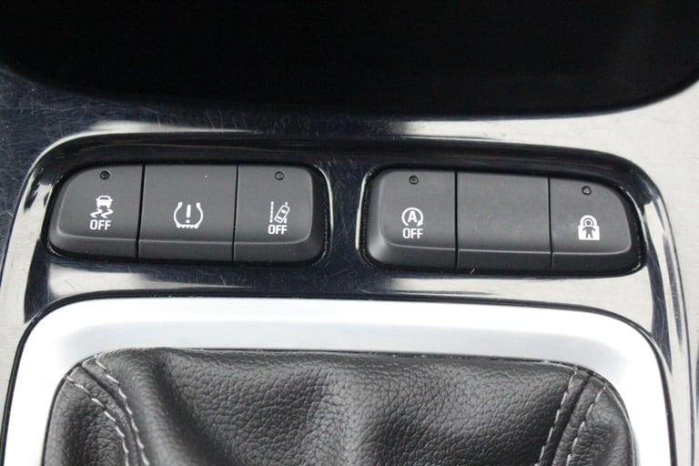 2021 Vauxhall Crossland 1.2 SE 5dr HATCHBACK PETROL Manual