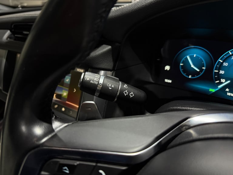 2017 Jaguar XF 2.0d R-Sport Saloon 4dr Diesel Auto AWD Euro 6 (s/s) (240 ps)