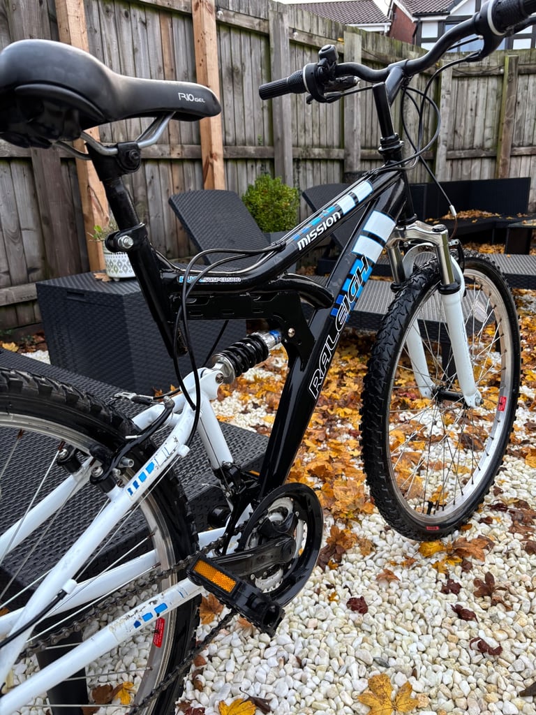 Men’s RALEIGH Dual Suspension Mountain Bike (Great Condition)