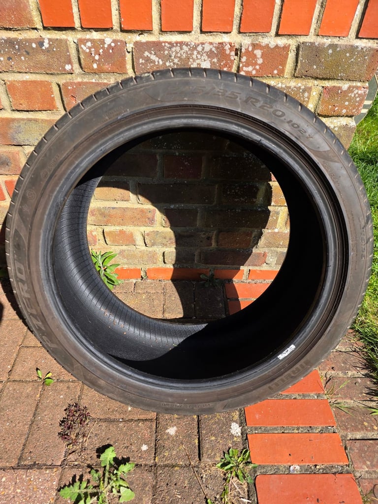 Pirelli PZero 275/35 R20 102Y RUNFLAT