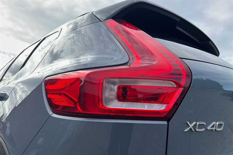 2020 Volvo XC40 1.5h T5 Twin Engine Recharge 10.7kWh R-Design Pro SUV 5dr Petrol Plug-in Hy SUV H...