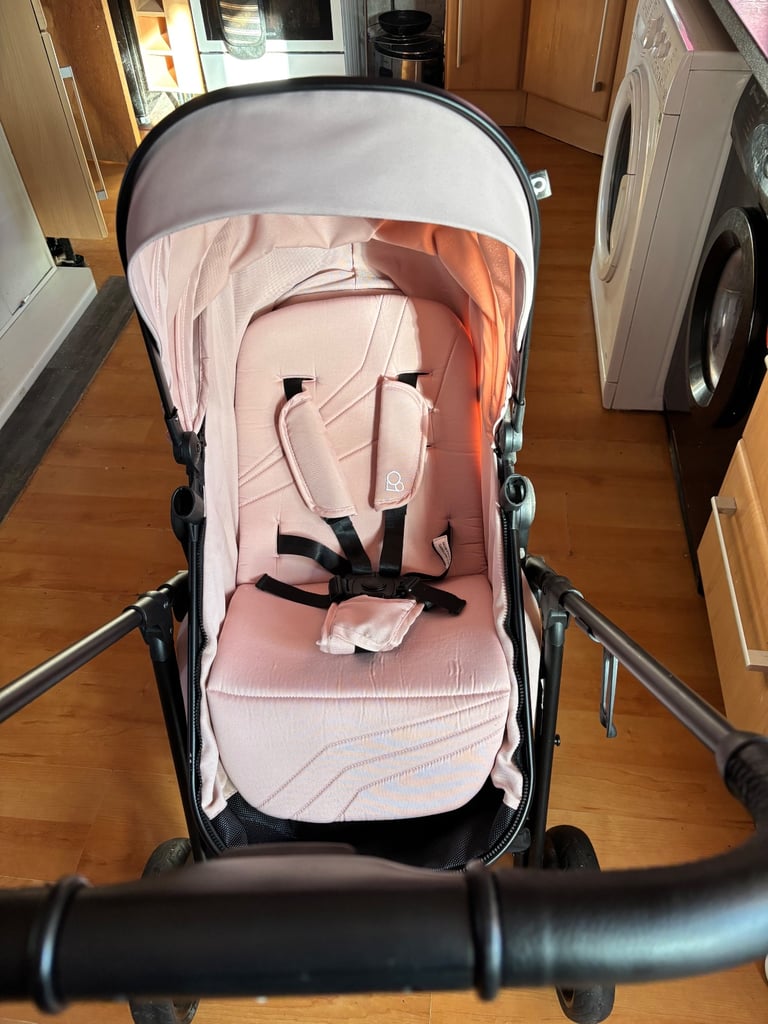 Baby pink pram/travel system/pushchair