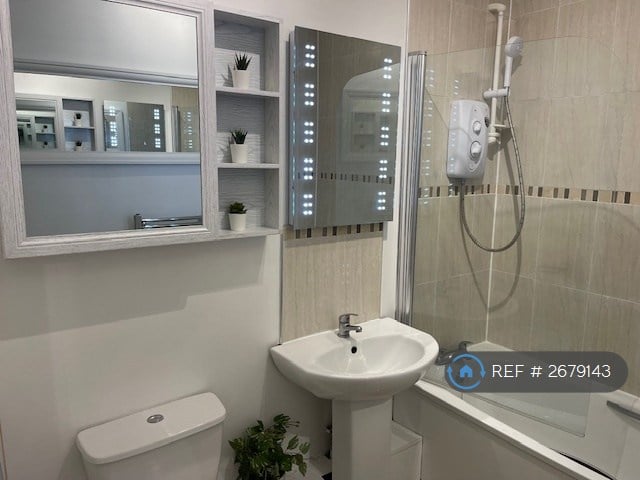 1 bedroom flat in Lower Ashley Road, St. Agnes, Bristol, BS2 (1 bed) (#2679143)