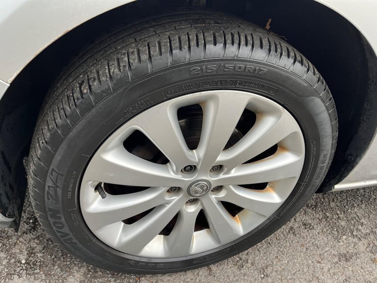 2010 Vauxhall Astra 1.4 16v Exclusiv Euro 5 5dr HATCHBACK Petrol Manual