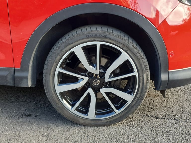 2016 Nissan Qashqai 1.6 dCi Tekna 5dr Xtronic Hatchback Diesel Automatic