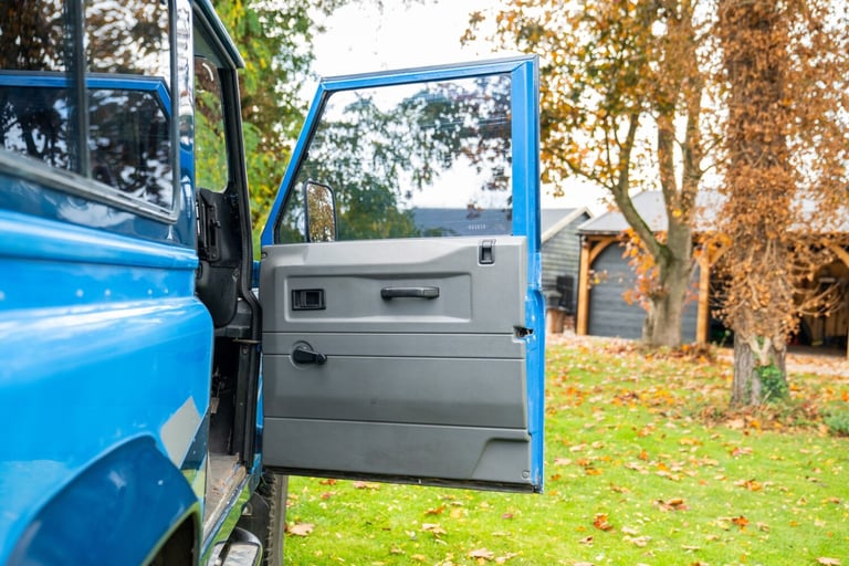 2020 Land Rover Defender 90 Saloon PETROL Manual