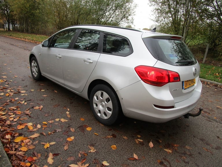 VAUXHALL ASTRA 1.7 CDTi ecoFLEX Exclusiv 2012
