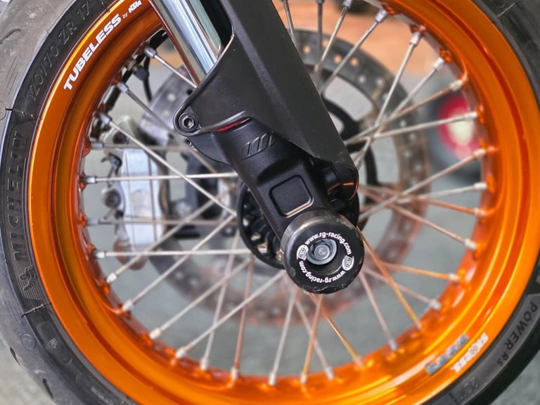 2015 KTM 690 SMC SUPER MOTO EXTRA'S 10,000 MILE'S 