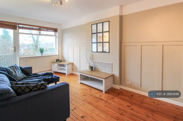 2 bedroom flat in Arundel Court, Nottingham, NG3 (2 bed) (#2680896)