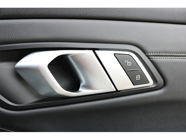2019 BMW 3 Series 330e M Sport Saloon HYBRID Automatic
