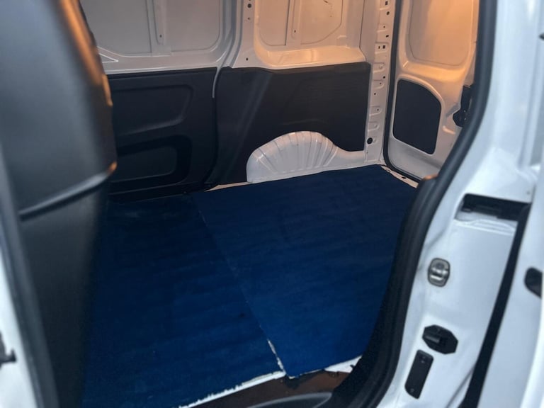 2021 Vauxhall Combo 2300 1.5 Turbo D 100ps H1 Dynamic Van PANEL VAN Diesel Manual