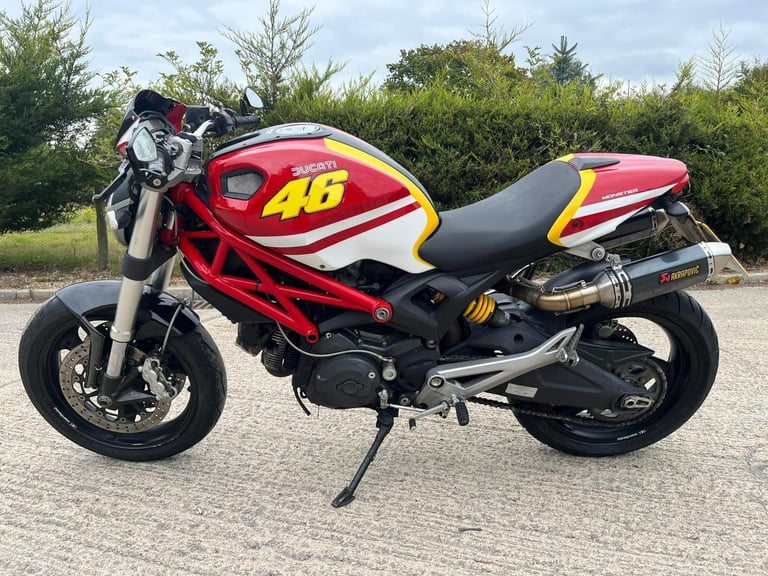 2008 08 DUCATI MONSTER 696 PLUS M696  RED NAKED M 696 RETRO CAFE STYLE