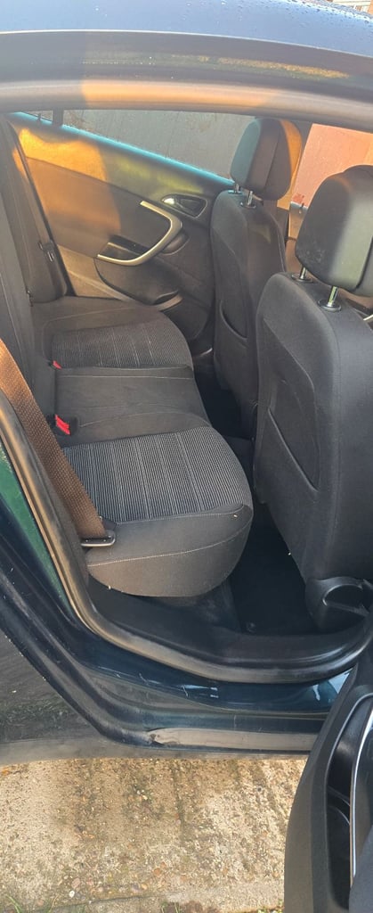 Vauxhall, INSIGNIA, Hatchback, 2014, Manual, 1956 (cc), 5 doors