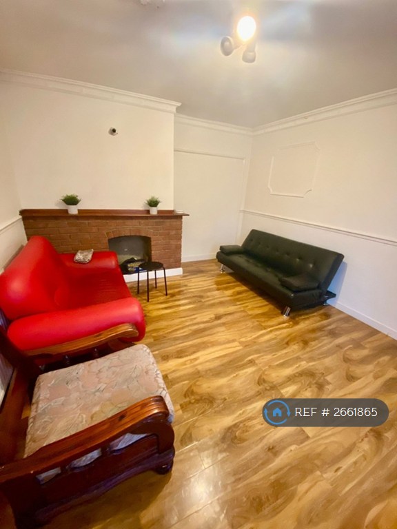 4 bedroom house in Taft Way, London, E3 (4 bed) (#2661865)