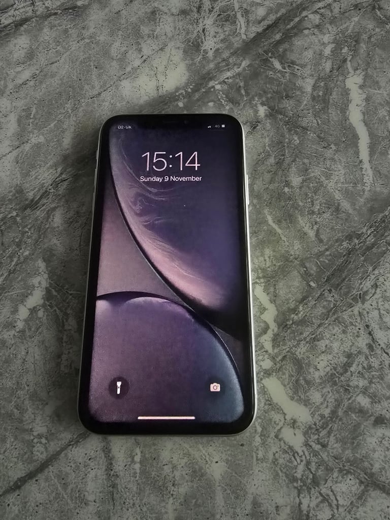 Iphone Xr 64gb white unlocked 89% battery health 