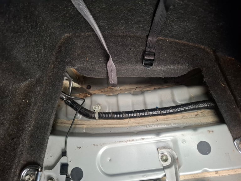 Lexus, IS, Saloon, 2005, Other, 1988 (cc), 4 doors