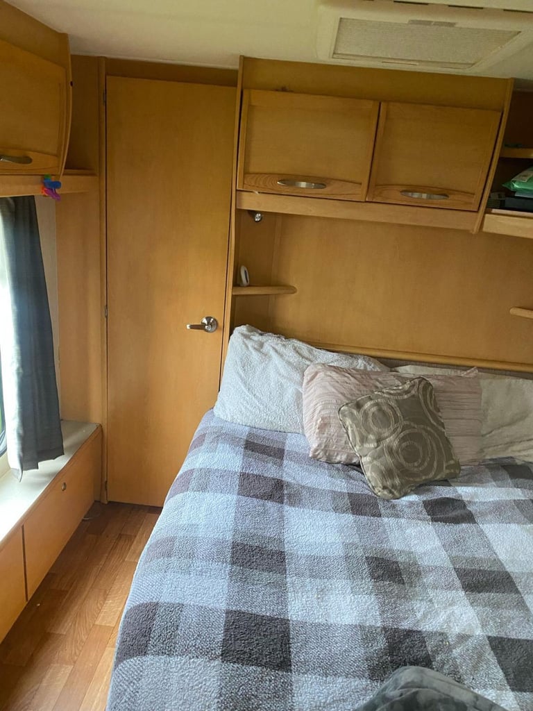 image for Cleaner Service - Stress-Free Specialist Cleaners in the West Midlands - Domestic And Commercial 🧽 