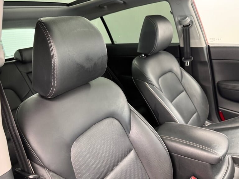 2018 Kia Sportage 1.6 T-GDi 4 DCT AUTO AWD 4WD 175 BHP + SAT NAV + GLASS SUNROOF + HEATED LEA EST...