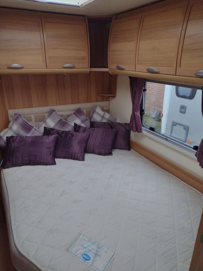 Bailey unicorn Valencia 2012 caravan fixed bed motor mover awning 