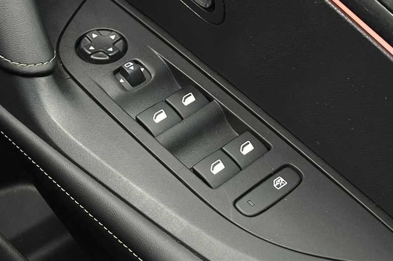 2022 Peugeot E-2008 50kWh GT Premium SUV 5dr Electric Auto (7kW Charger) (136 ps) SUV Electric Au...