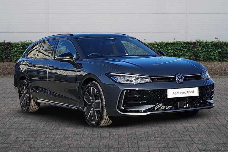 2025 Volkswagen Passat 1.5 TSI eHybrid Black Edition 5dr DSG ESTATE PETROL/ELECTRIC Automatic