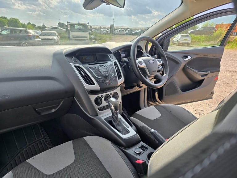 2013 Ford Focus 1.6 Zetec Powershift Euro 5 5dr Hatchback Petrol Automatic