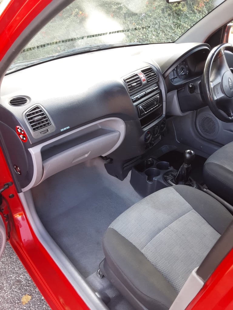 Kia Picanto LX with 2 keys, long mot, extensive service history,A/C,free to use in clean air zones! 