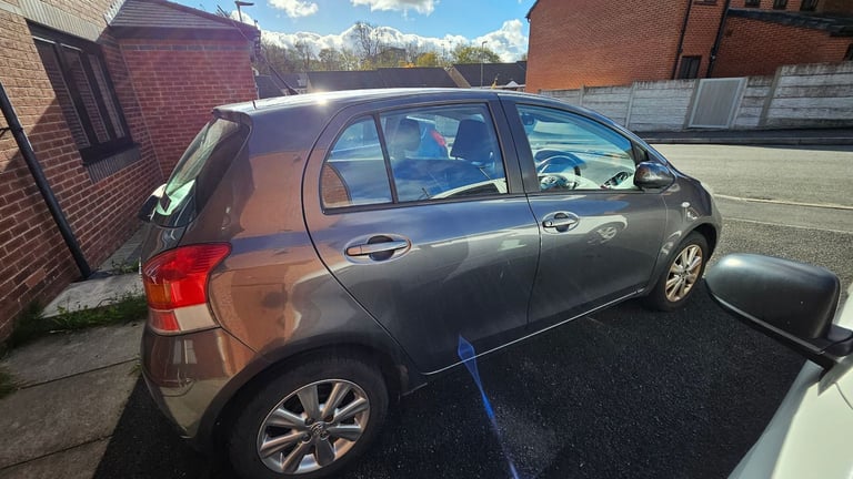 Toyota, YARIS, Hatchback, 2009, Manual, 998 (cc),5 doors - Image 3