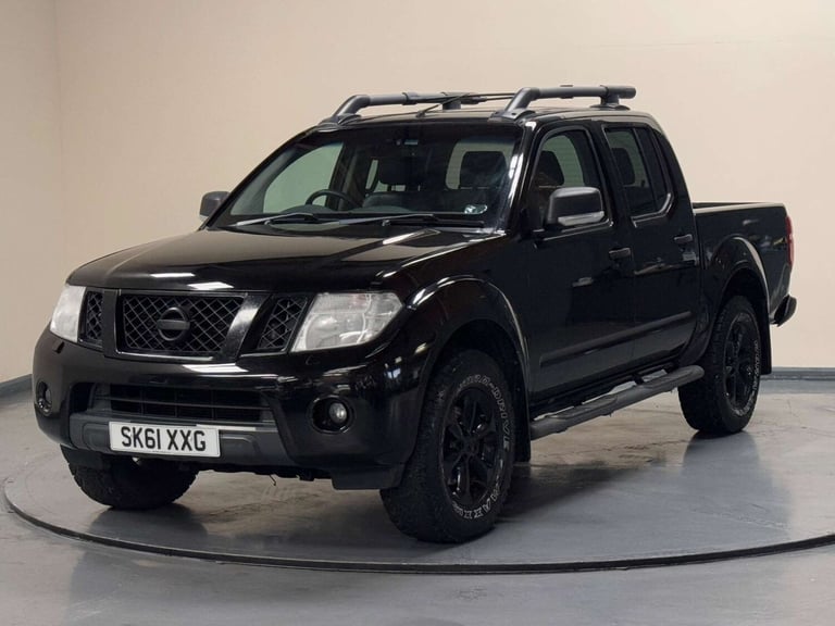 2011 Nissan Navara Double Cab Pick Up Tekna 2.5dCi 190 4WD PICK UP DIESEL Manual