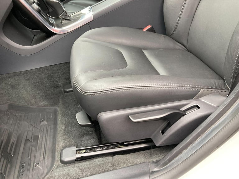 2014 Volvo V60 2.4 D6 Estate 5dr Diesel Plug-in Hybrid Geartronic AWD Euro 5 (s/s) (285 ps ESTATE...