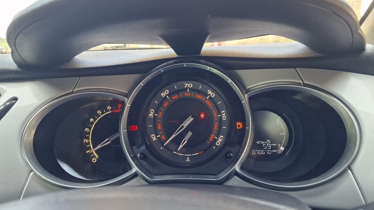 2014 Citroen DS3 1.2 VTi DSign Plus Euro 5 3dr HATCHBACK Petrol Manual