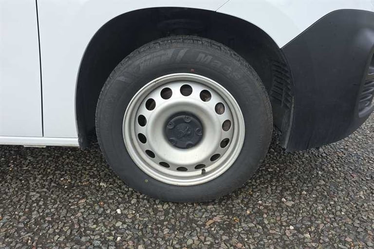 2023 Peugeot Partner 1000 1.5 BlueHDi 100 Professional Premium + Van PANEL VAN DIESEL Manual