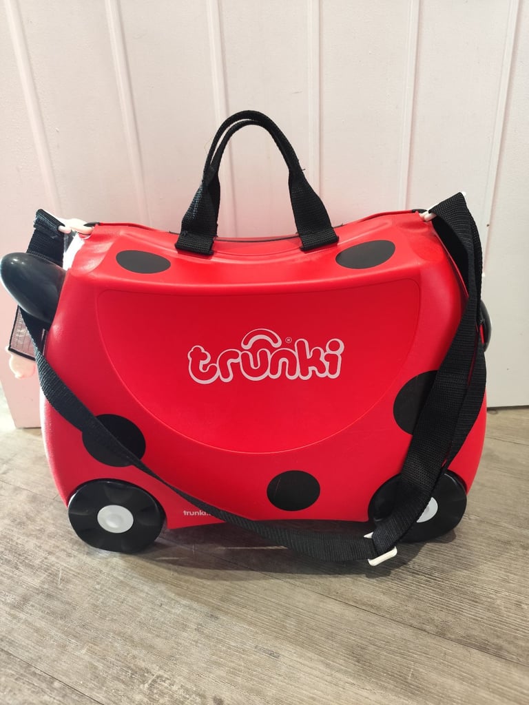 Kids trunki suitcase 