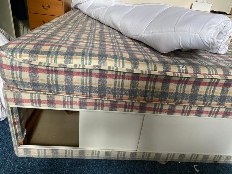 Double (queen) divan base, mattress and microfibre Mattress Topper