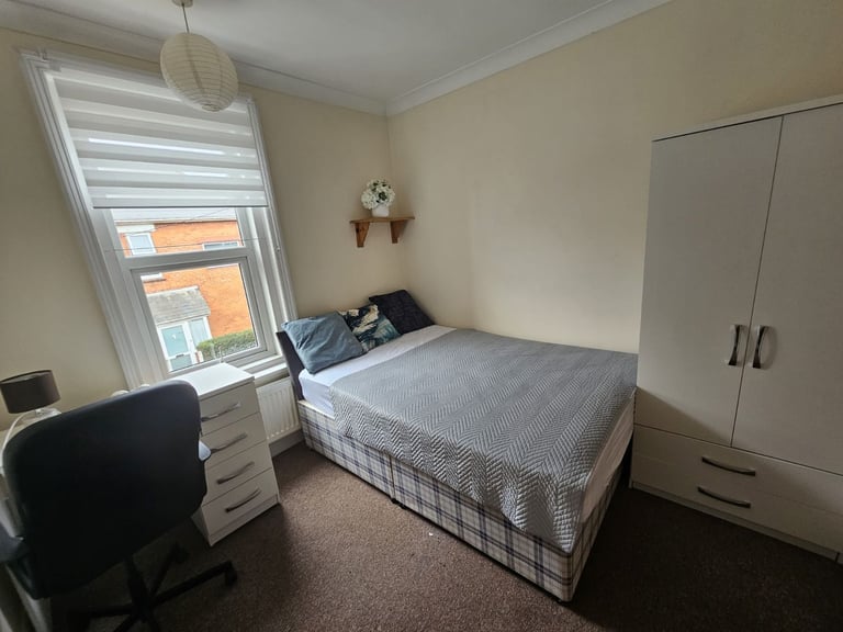 Double room available in Winton 