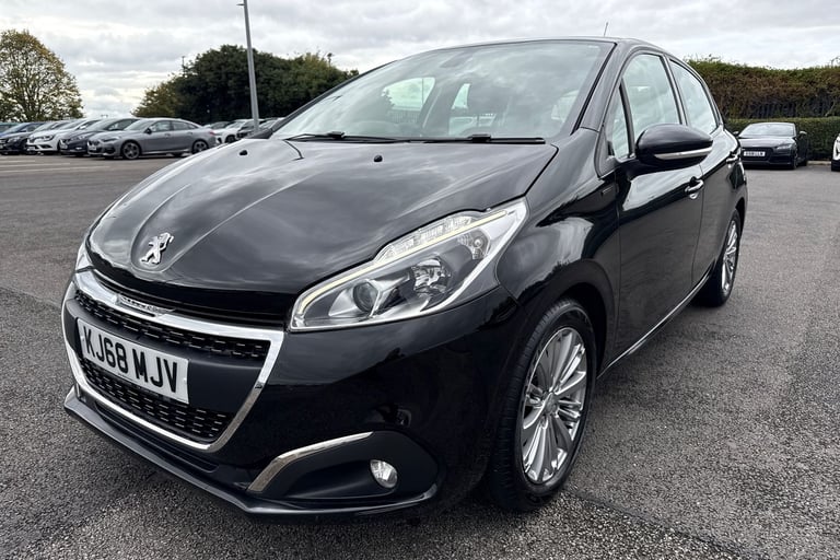 2019 Peugeot 208 1.2 PureTech Signature Euro 6 (s/s) 5dr Hatchback PETROL Manual