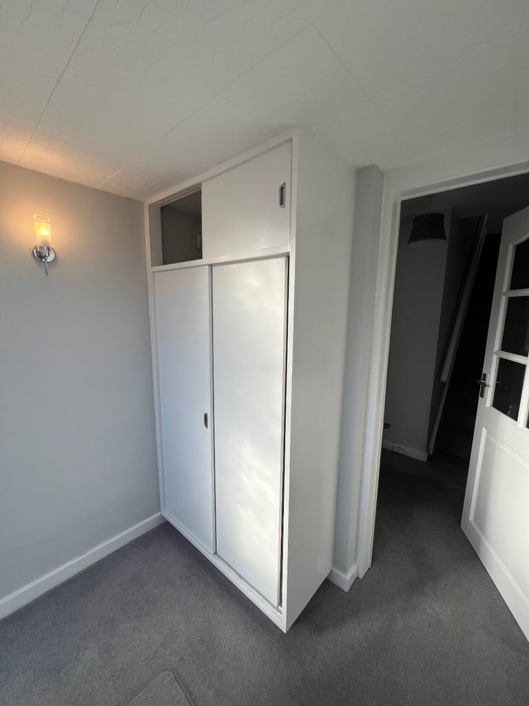 3 Bedroom Semi-Detached Home — Furnished – Wednesbury (WS10) Available now