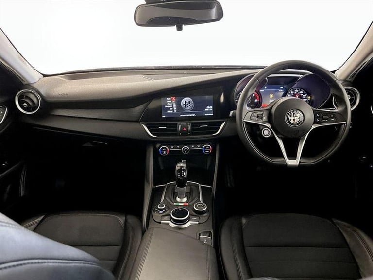 2019 Alfa Romeo Giulia 2.2 TD Tecnica Auto Euro 6 (s/s) 4dr Automatic Saloon Diesel Automatic