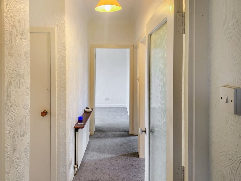 * Available to Rent NOW - 2-BED UNFURNISHED in Auchinleck *
