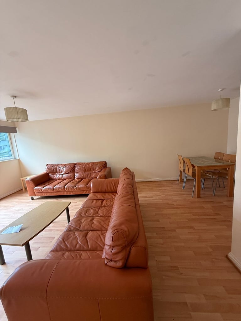 Double Room available: Females preferred