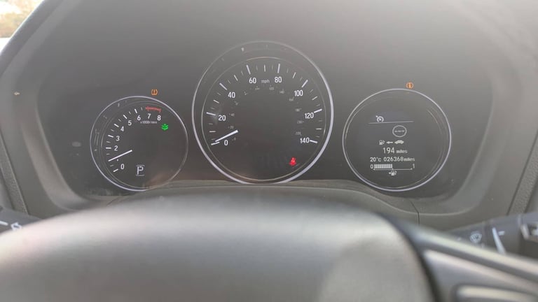 2019 Honda HR-V 1.5 i-VTEC Automatic – Panoramic Roof, MOT till March 2026, leather seats
