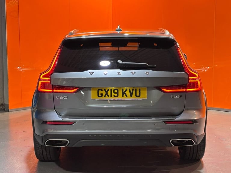 2019 19 VOLVO V60 CROSS COUNTRY 2.0 D4 PLUS ESTATE 5DR DIESEL AUTO AWD EURO 6 (S