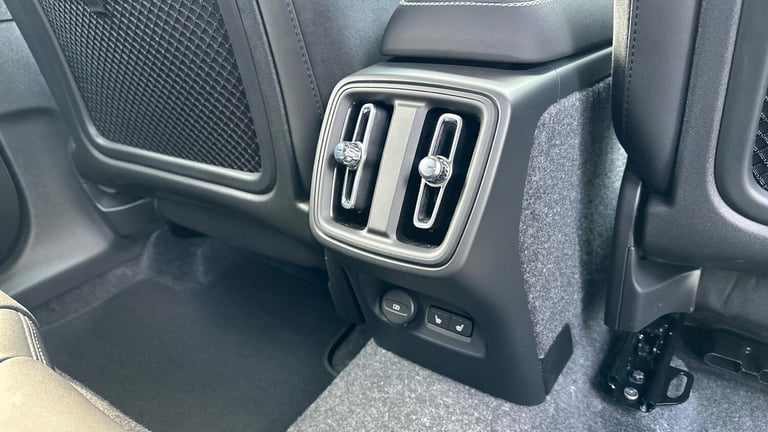 2025 Volvo XC40 2.0 B4P Plus Black Edition 5dr Auto ESTATE PETROL Automatic