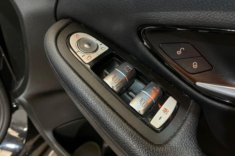 2018 Mercedes-Benz C Class C200 SE 4dr 9G-Tronic- Parking Sensors &amp; Camera SEMI-AUTO Saloon P...