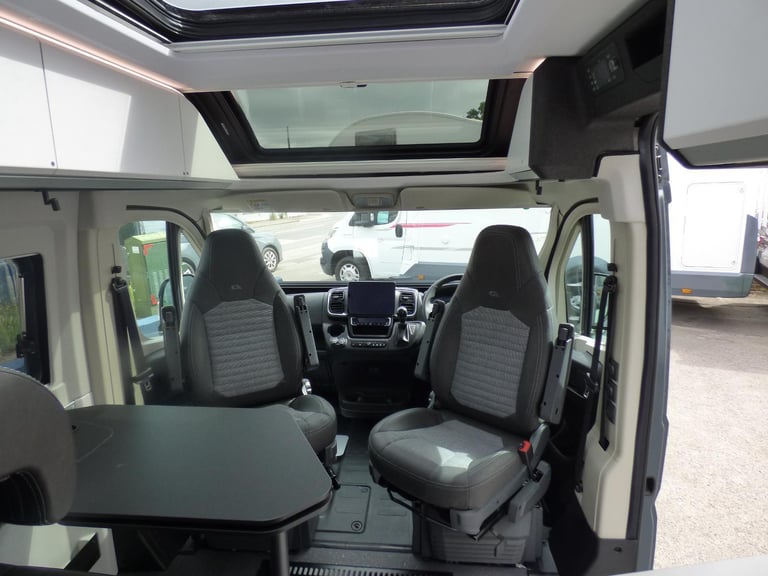 Adria Twin Supreme 640 SGX DIESEL AUTOMATIC 2025