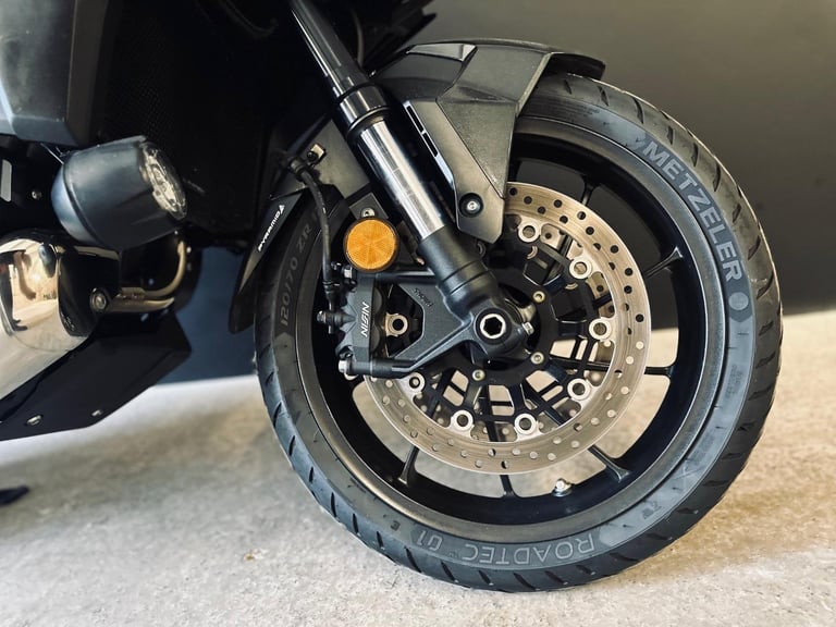 STUNNING ONE OWNER 2023/23 HONDA NT1100 MOTORCYCLE 
